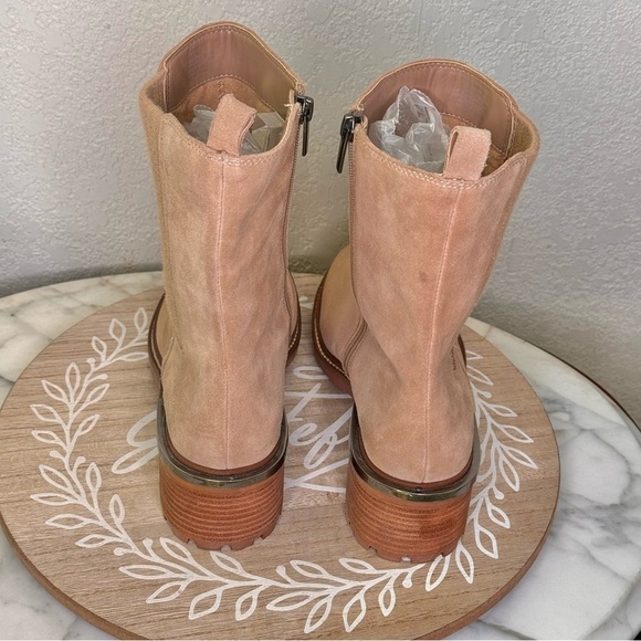 Vince Camuto kelvina boot,Chelsea,beige real suede EUC lug sole Y2K minimalist - Picture 6 of 7